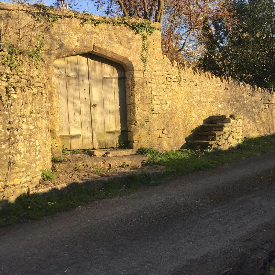 The Old Manor House Shepton Mallet Exterior photo